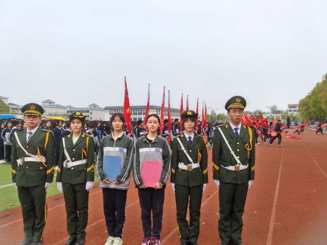 【国旗下讲话】（二十一）——勇于面对，敢于超越！