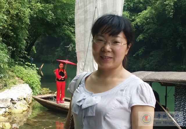 夏 花 无 声 吐 芳 菲  ——记孝感教学能手、孝感高中教师胡可花